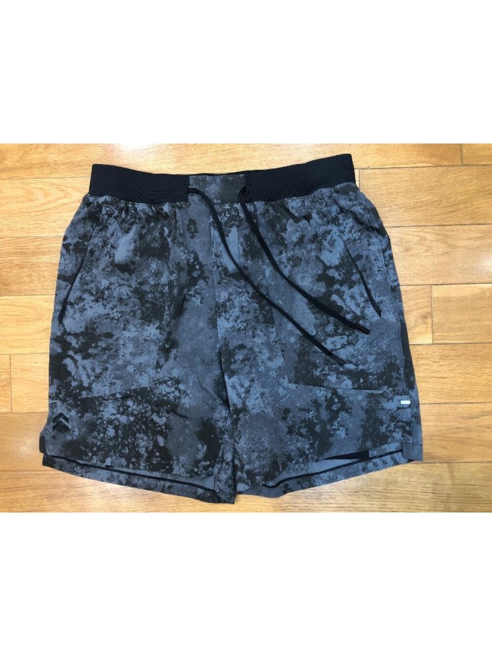 Lululemon Men's License To Train Short Lined Black Camo Size M